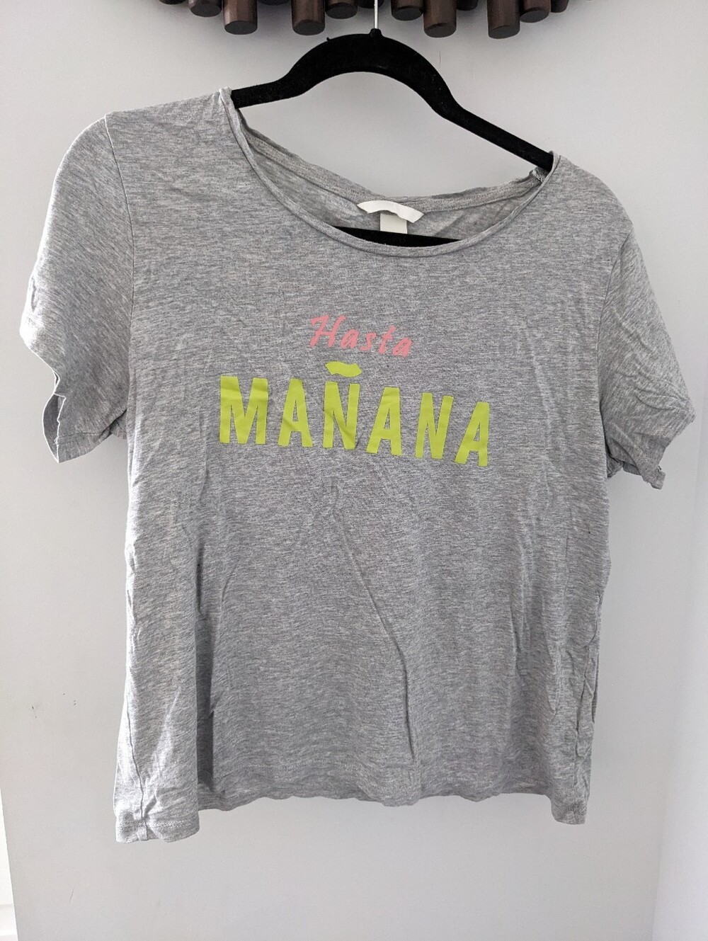H&M Women's Grey Tee with Pink & Yellow Graphic - "Hasta Mañana" - Size M